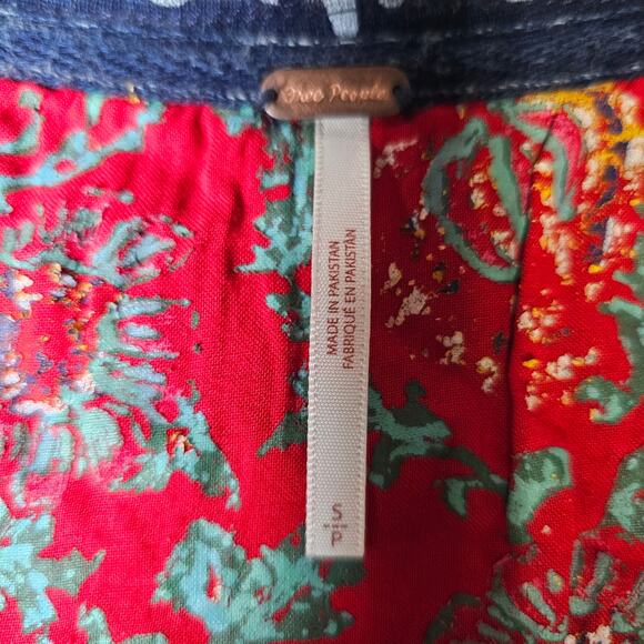 Free People, Thick Oversized, Boxy, Short Roll‎ Sleeve, Bandana Print Sweatshirt - Picture 9 of 15